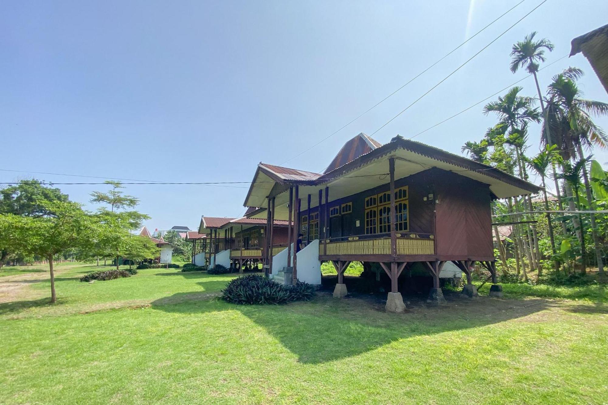 Hotel Pantai Panjang Bengkulu Redpartner Εξωτερικό φωτογραφία